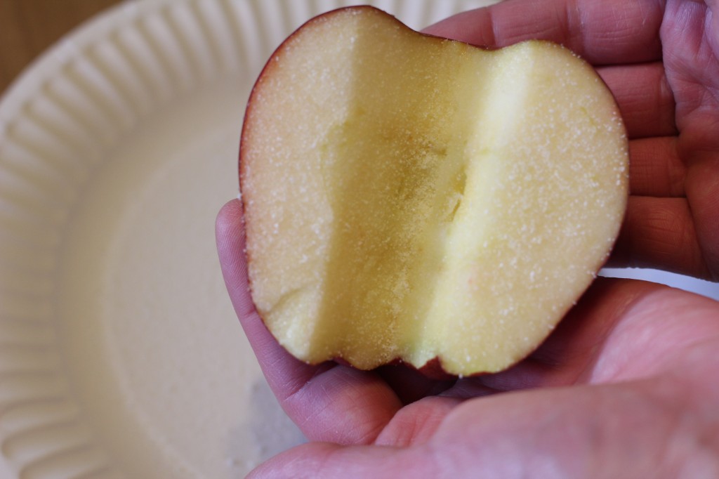 How to keep apples from turning brown