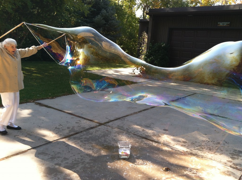 how to make gigantic bubbles